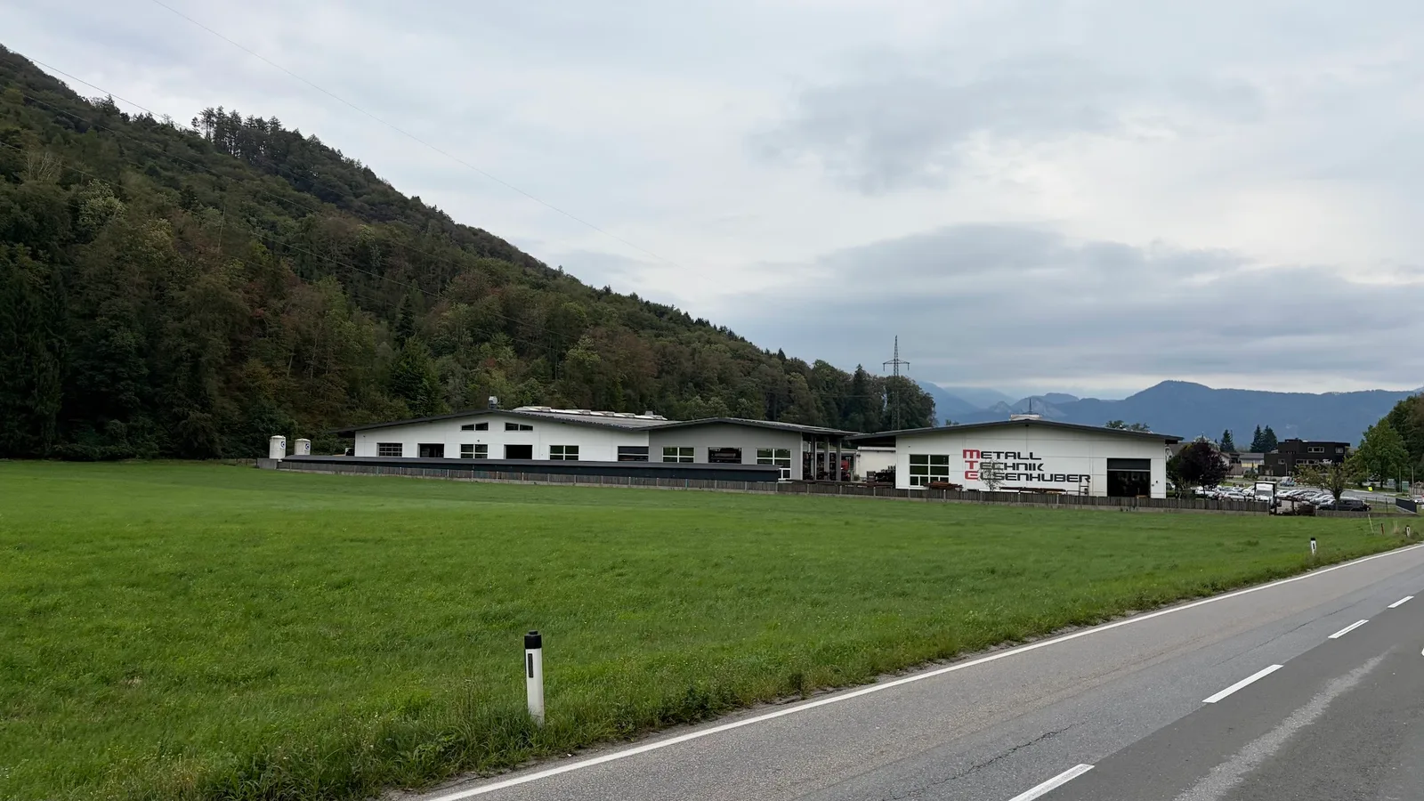 MTE-Betriebsgebäude von der Straße aus gesehen