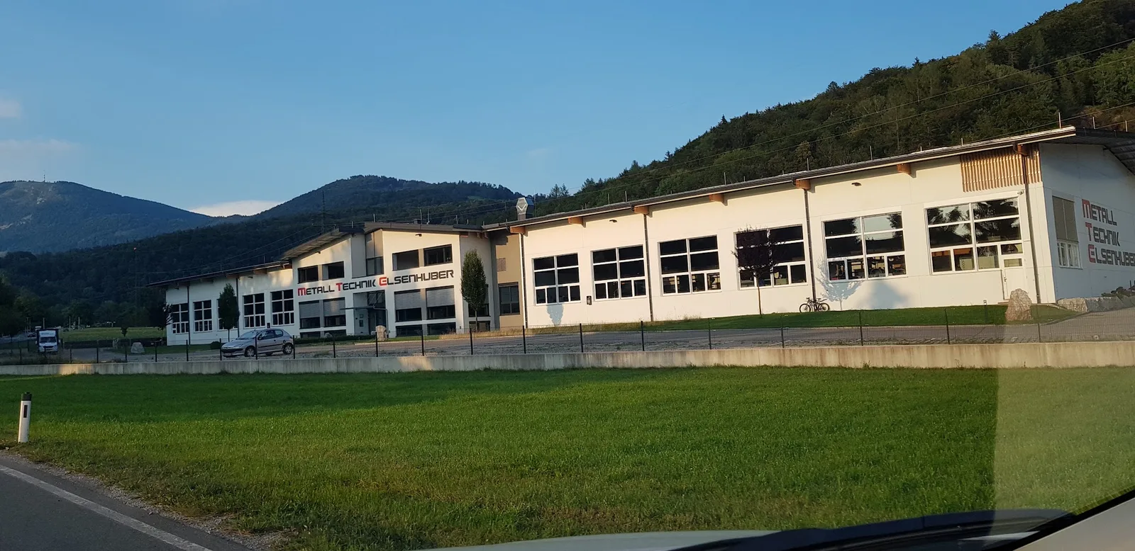 Hallenfront von MTE Metalltechnik Elsenhuber